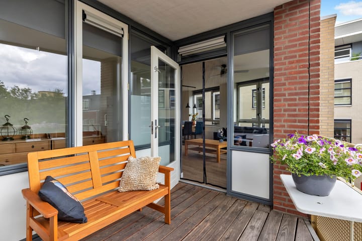 Foto 4 van Warmoesstraat 23