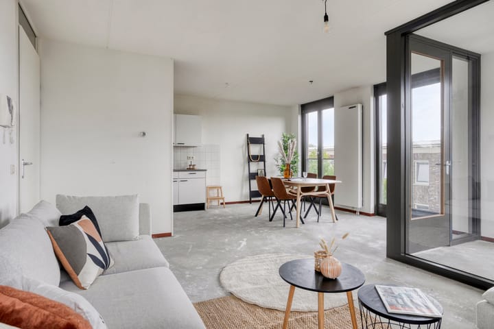 Photo 4 of Voltastraat 227