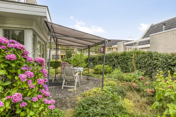 Photo 38 of Doornenburgallee 4