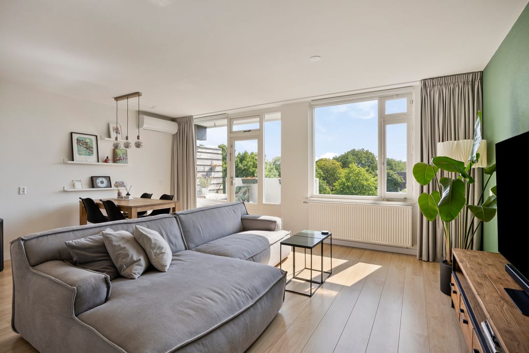 Photo 2 of Maaspoortweg 271