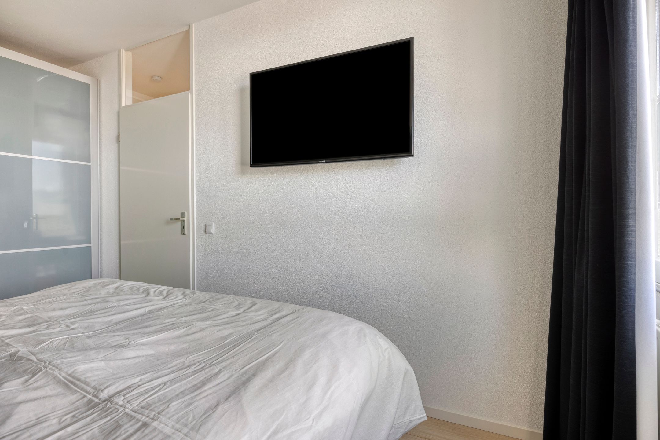 Photo 24 of Maaspoortweg 271