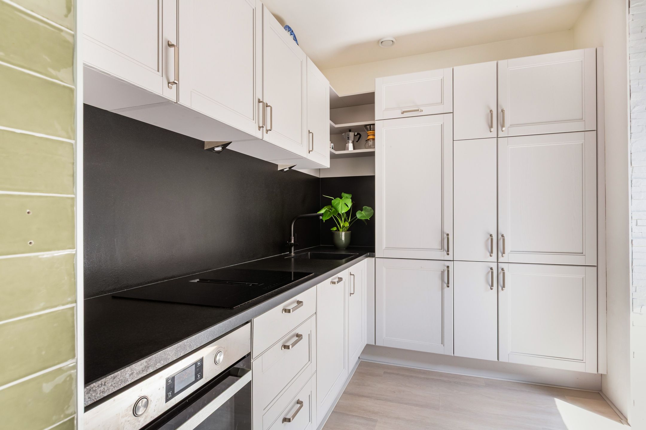 Foto 15 van Burgemeester van Tuyllkade 132