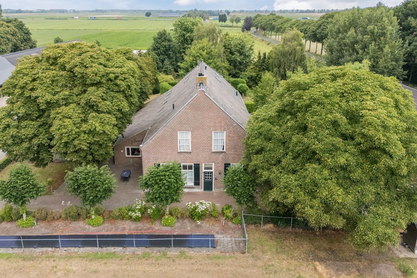 Foto 1 van Luiten Ambachtstraat 37