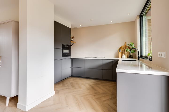 Photo 3 of Boerhaavestraat 70