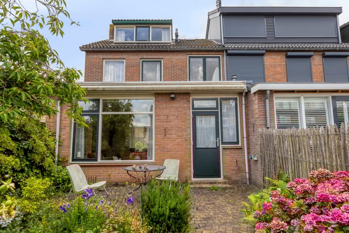 Foto 5 van Van Brederodestraat 2