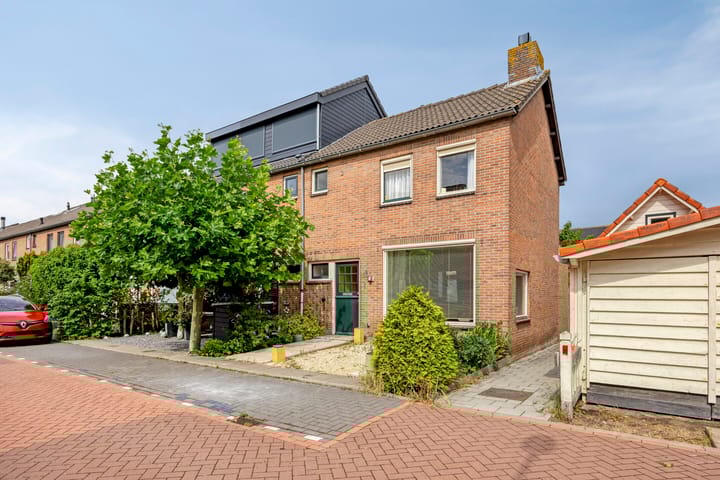 Foto 7 van Van Brederodestraat 2