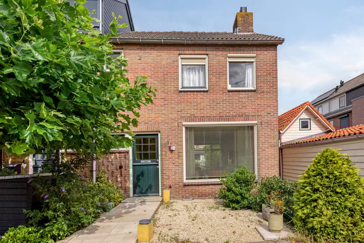 Foto 8 van Van Brederodestraat 2