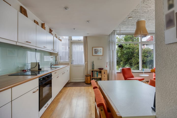 Foto 12 van Van Brederodestraat 2