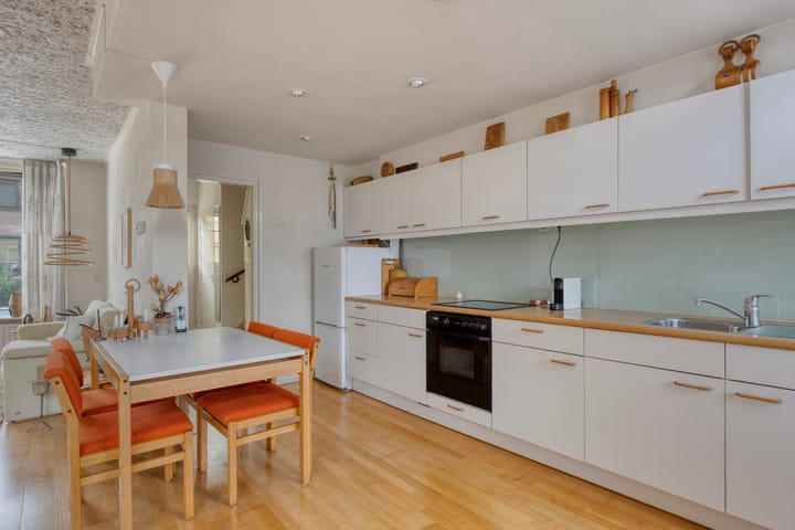 Foto 13 van Van Brederodestraat 2