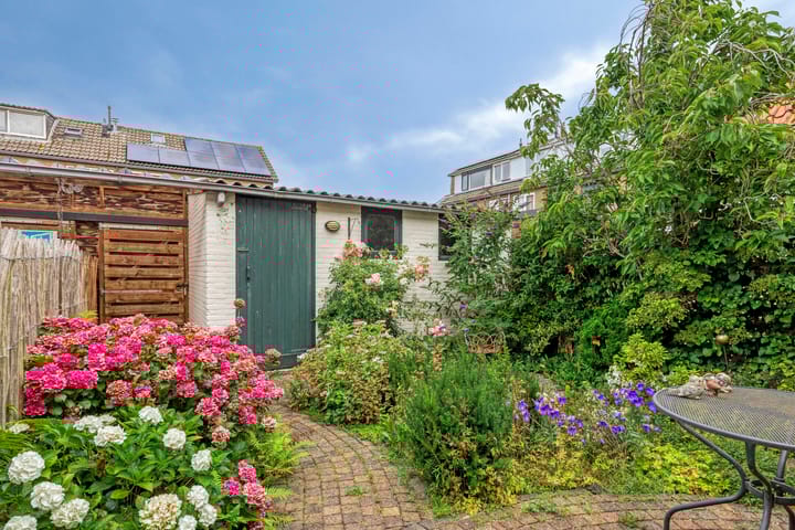 Foto 18 van Van Brederodestraat 2