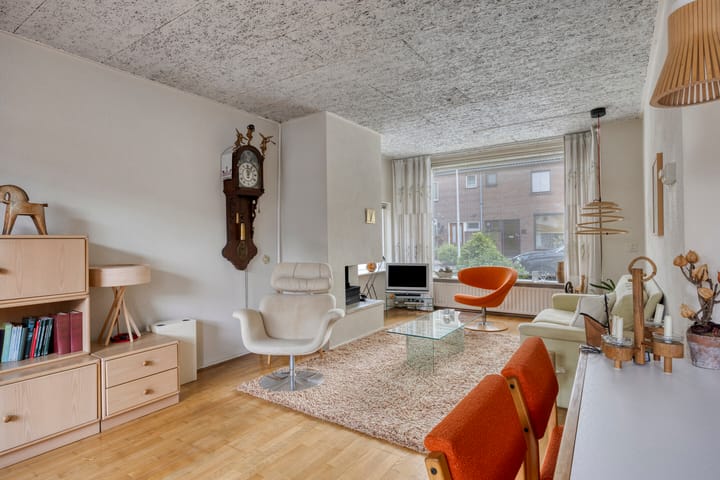 Foto 16 van Van Brederodestraat 2