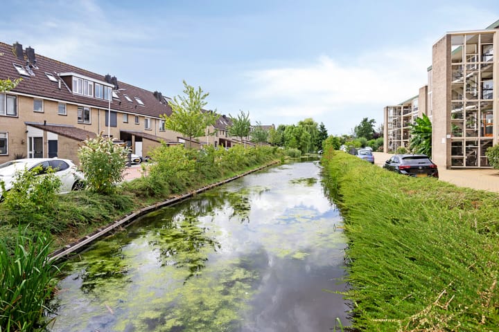 Foto 38 van Van Brederodestraat 2