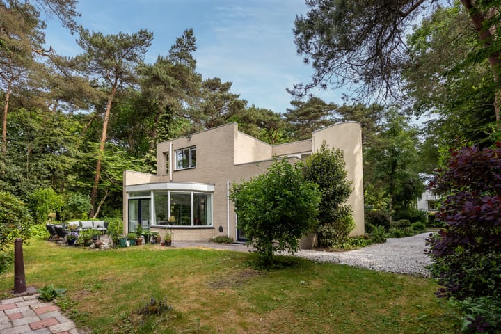 Foto 2 van Schubertlaan 1