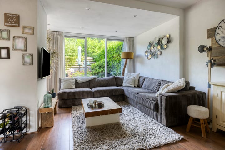 Photo 6 of Voorhoevestraat 32