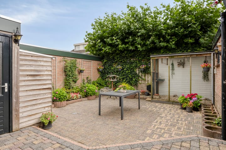 Photo 27 of Christinestraat 12