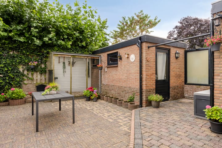 Photo 28 of Christinestraat 12