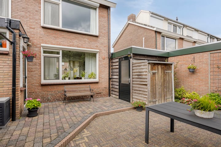 Photo 31 of Christinestraat 12