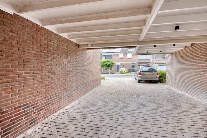 Photo 34 of Christinestraat 12