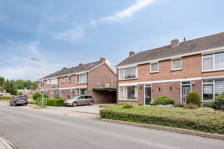 Photo 37 of Christinestraat 12