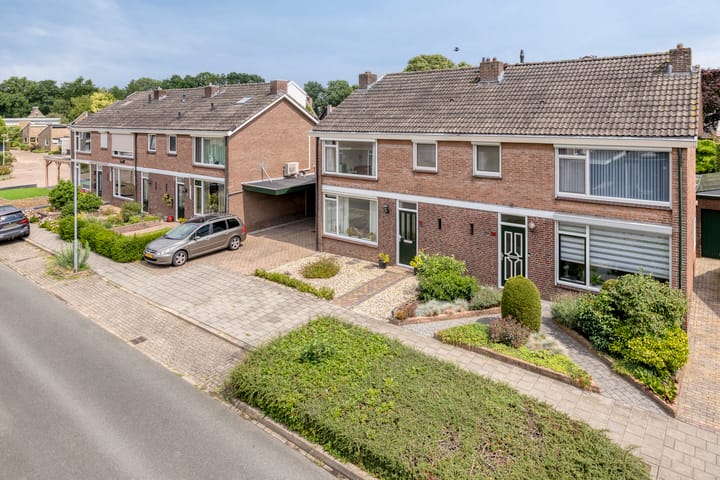 Photo 38 of Christinestraat 12