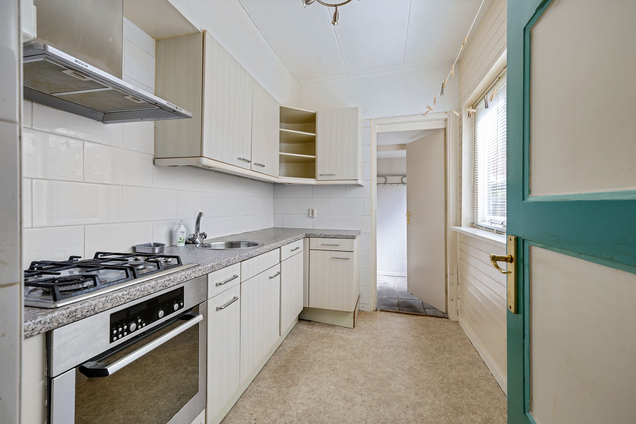 Photo 9 of Wassenberghstraat 8