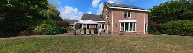 Achtertuin 1