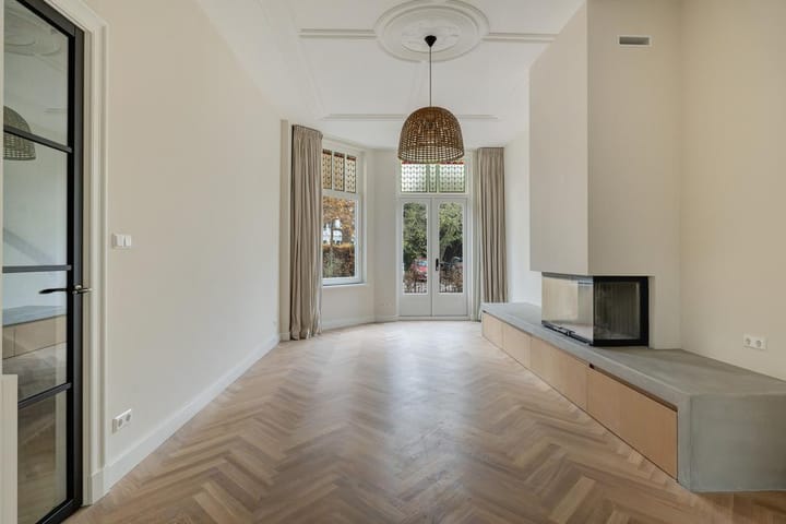 Photo 10 of Wilhelminapark 31