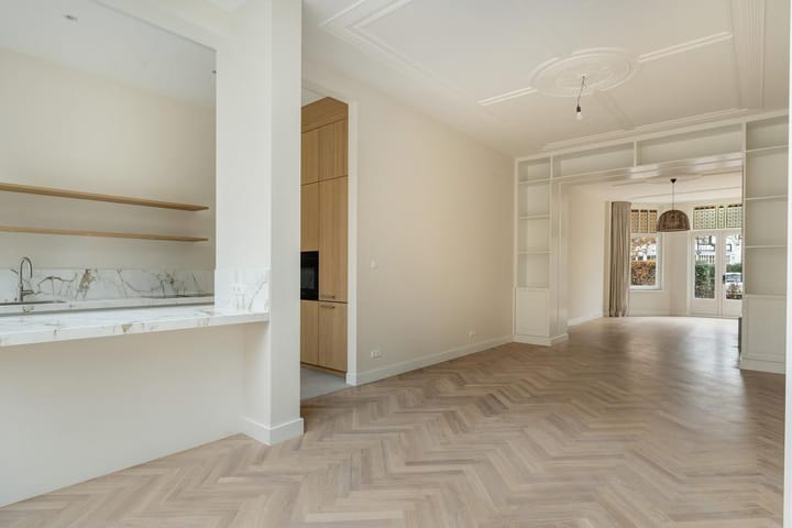 Photo 14 of Wilhelminapark 31