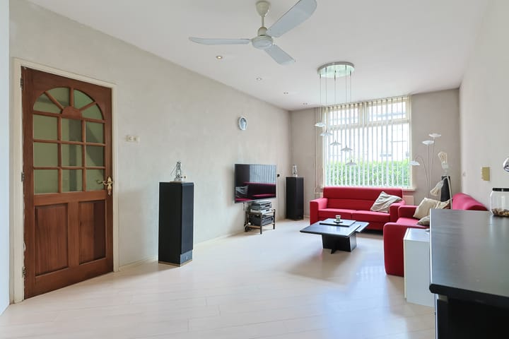 Photo 7 of Willemstraat 1-B