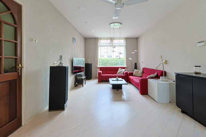 Photo 8 of Willemstraat 1-B