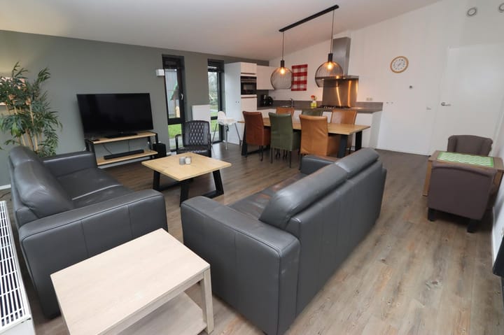 Photo 11 of Dwarsweg 73-A3