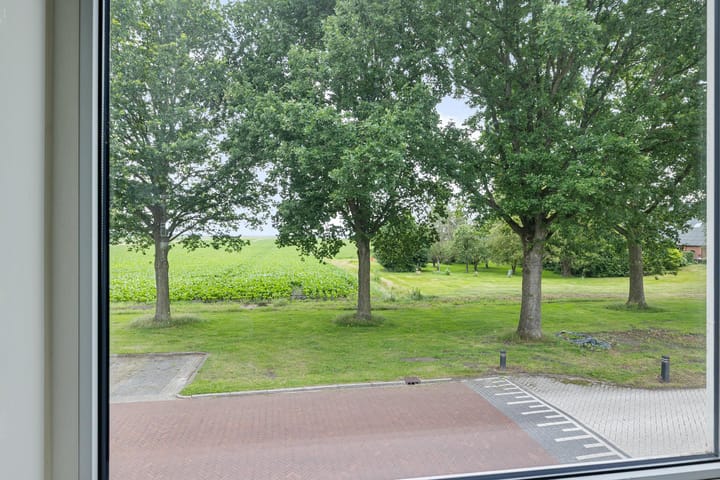 Foto 17 van Esdoornstraat 12