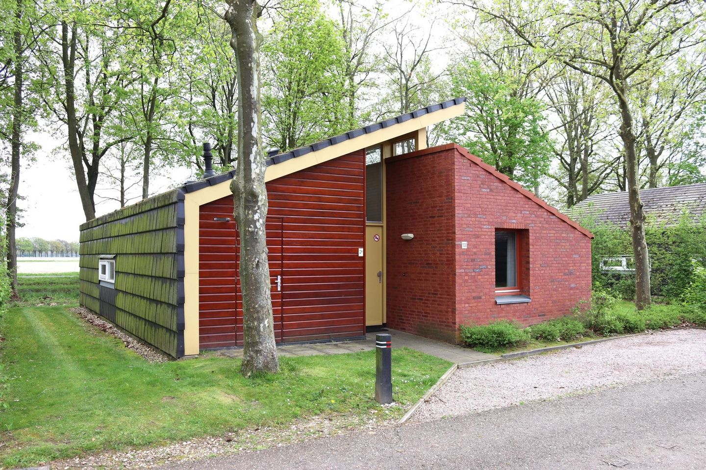 Foto 4 van Zwembadweg 2-W108