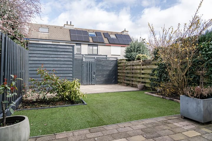 Photo 2 of Reina Prinsen Geerligsdreef 57