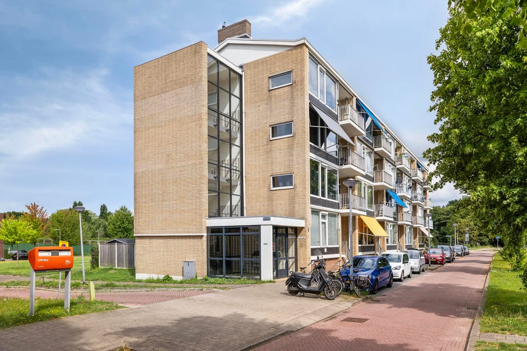 Foto 1 van Burgemeester Van Haarenlaan 1486