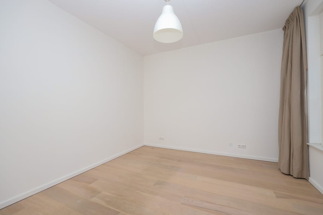 Photo 11 of Willem Frederik Hermansstraat 31