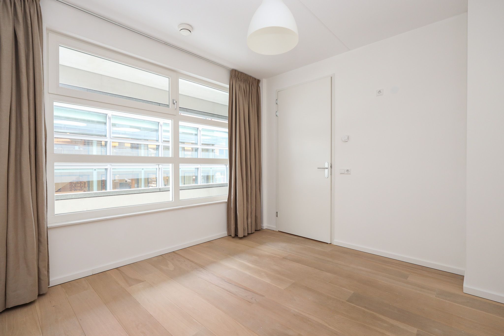 Photo 12 of Willem Frederik Hermansstraat 31