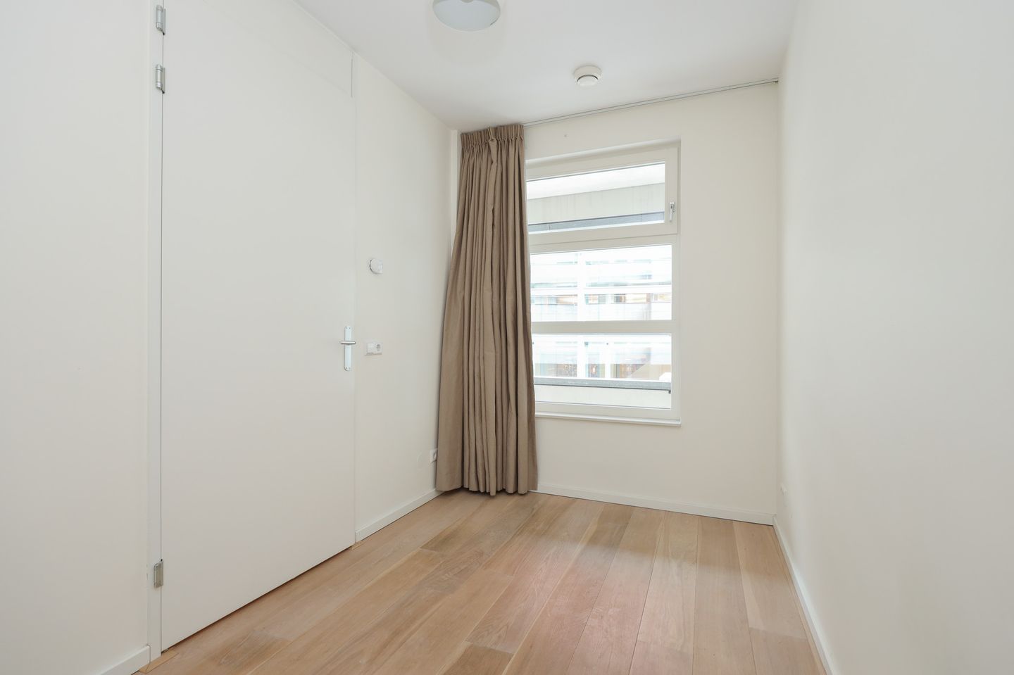 Photo 14 of Willem Frederik Hermansstraat 31