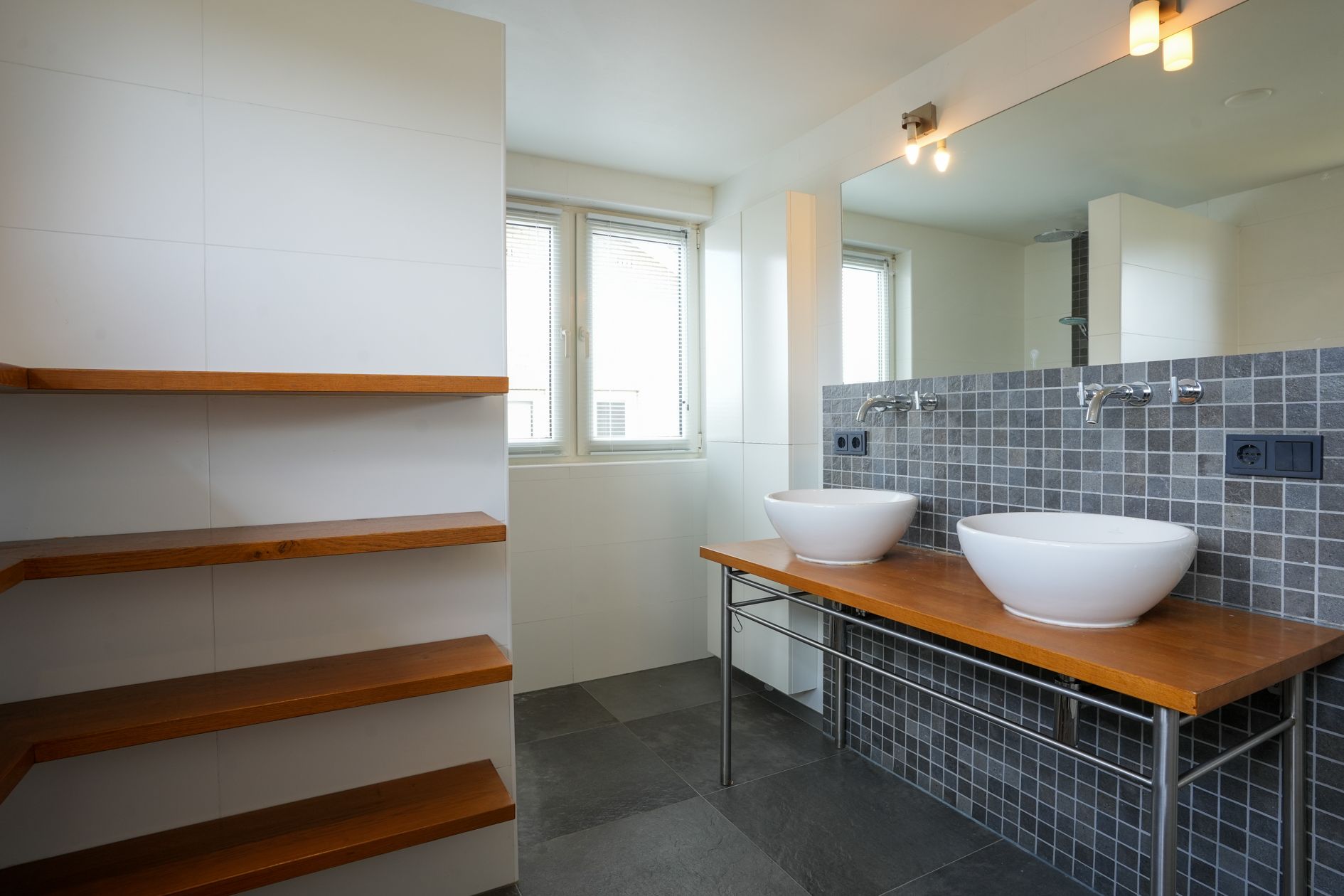 Photo 24 of Limburgerstraat 21