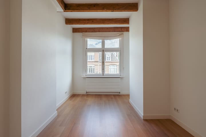 Foto 41 van Van Breestraat 14