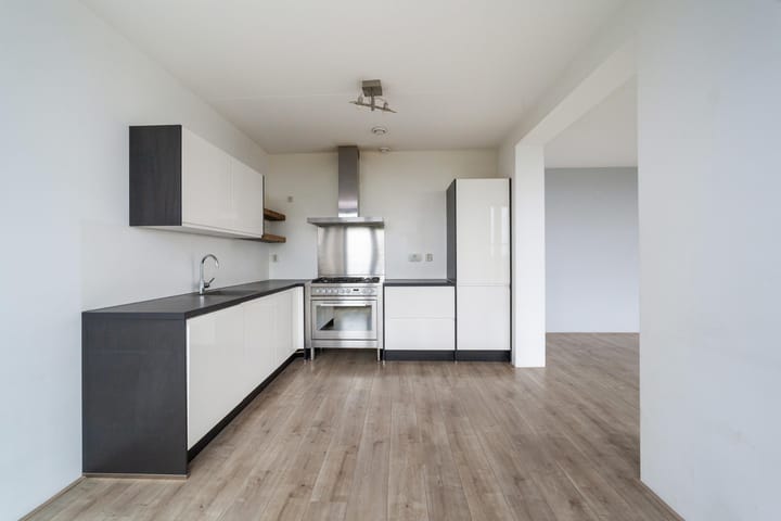 Photo 3 of Draaiom 48