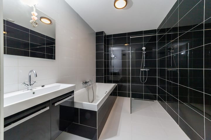 Photo 4 of Draaiom 48