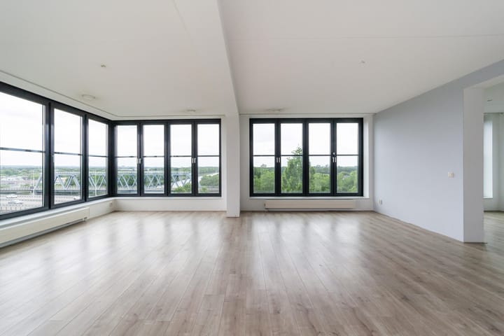 Photo 11 of Draaiom 48