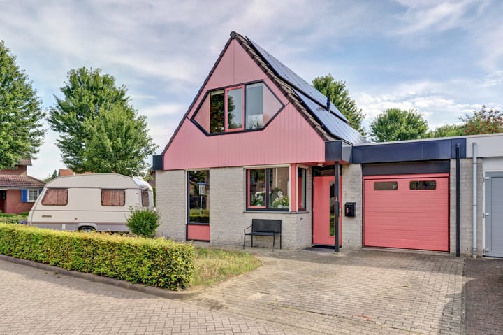 Foto 1 van Van Goghstraat 1