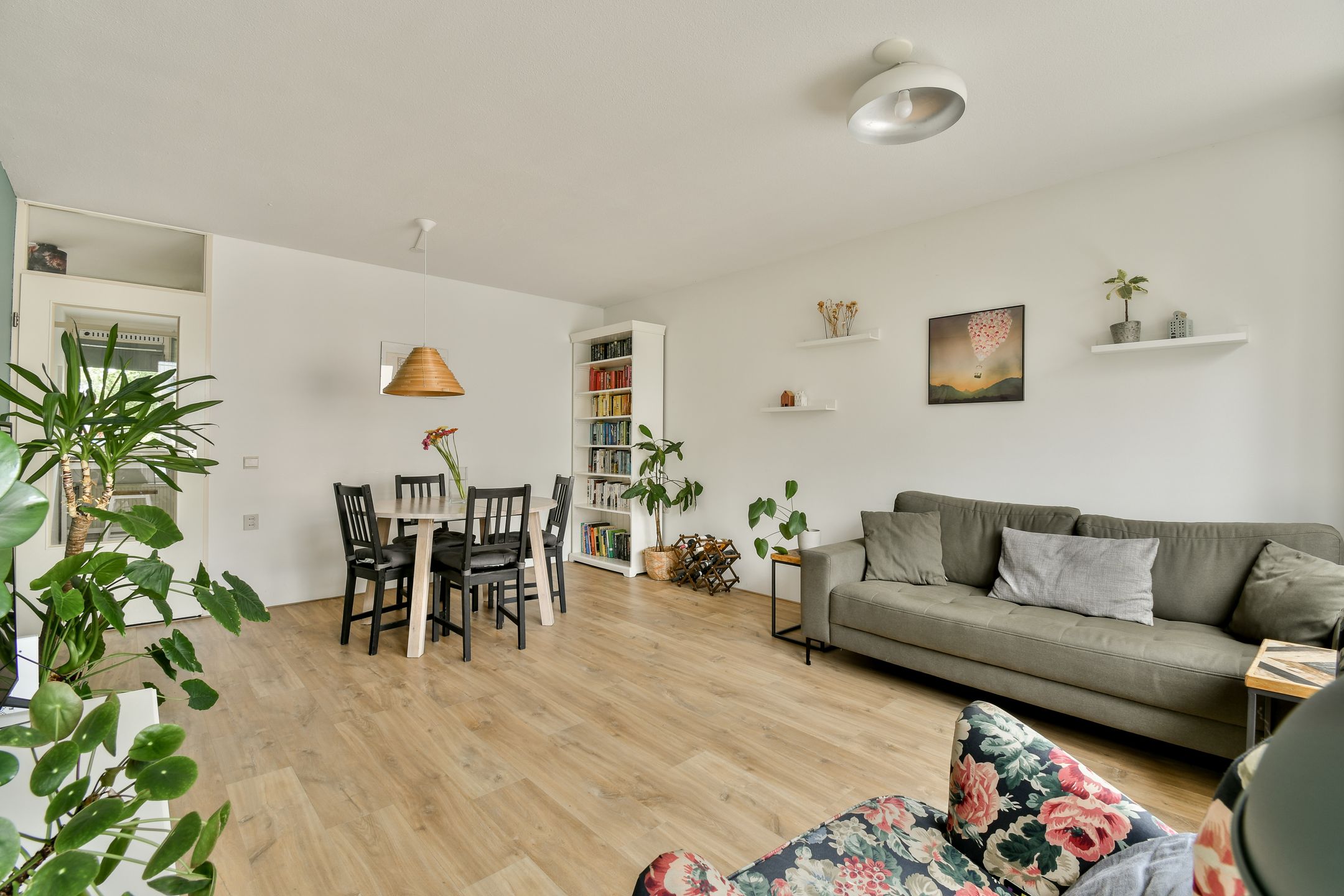 Photo 6 of J.C. van Epenstraat 84