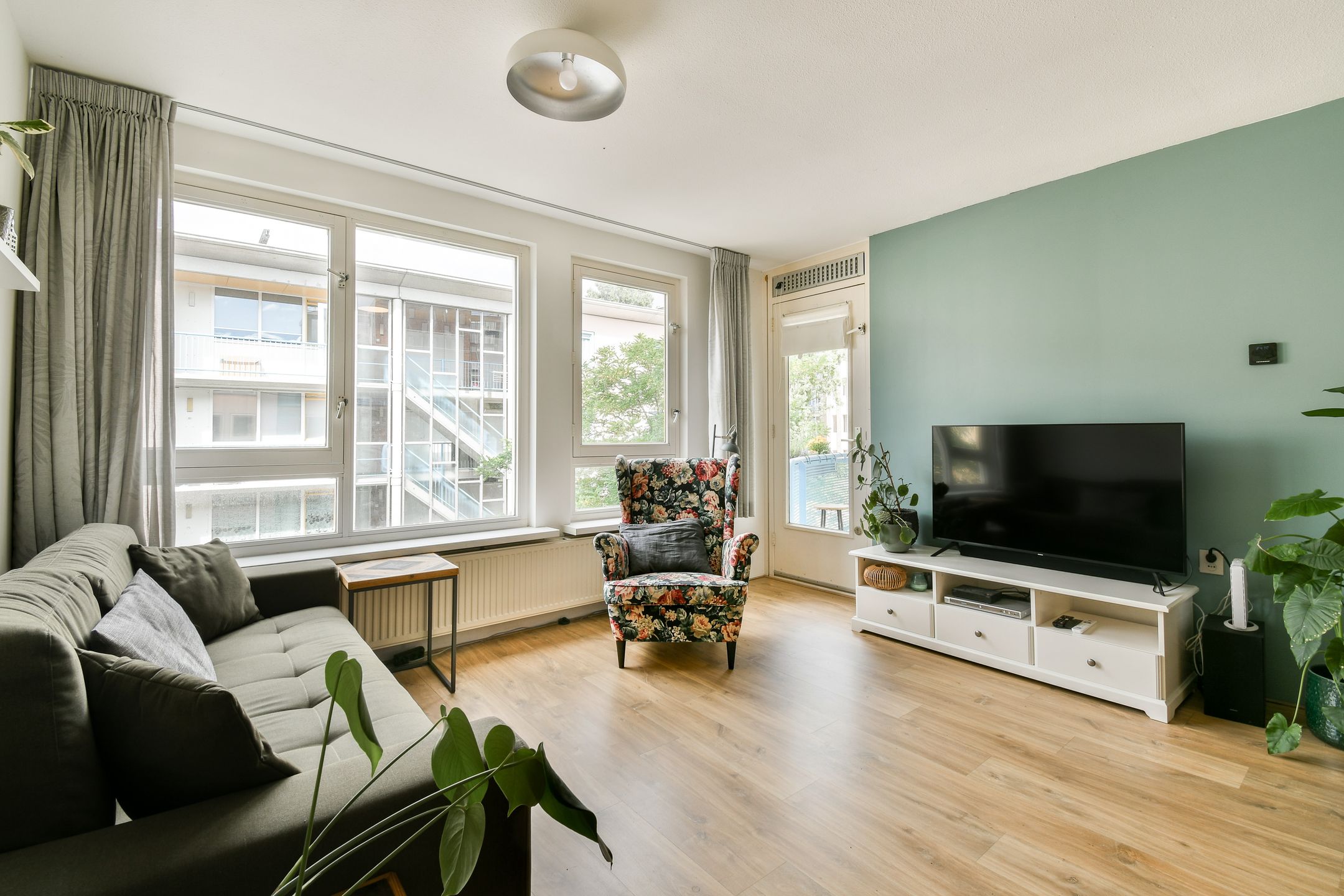 Photo 9 of J.C. van Epenstraat 84