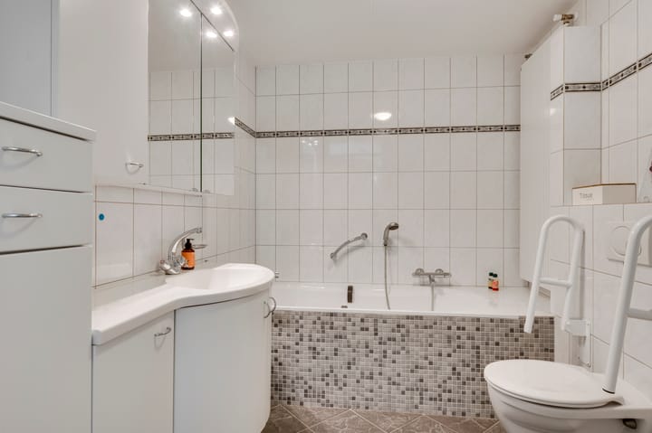 Foto 15 van Van Laarsbongerd 27