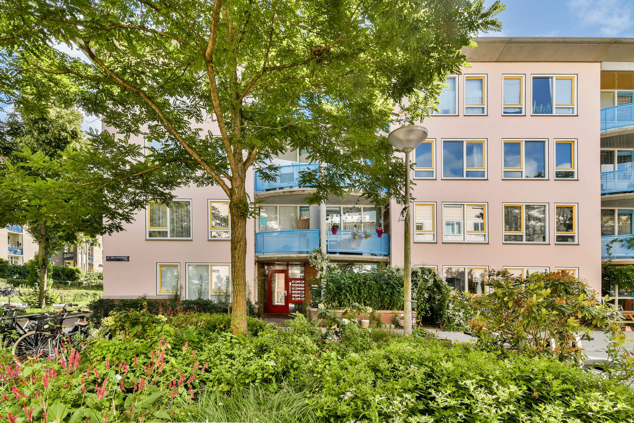 Photo 21 of J.C. van Epenstraat 84