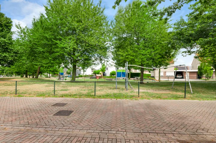 Foto 33 van Van Laarsbongerd 27