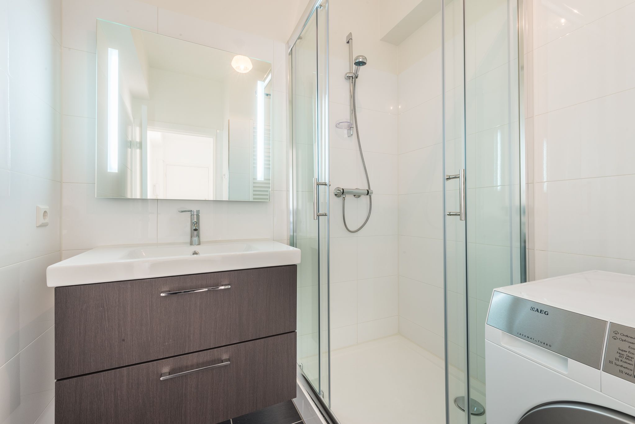 Foto 15 van Middenweg 109-3